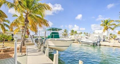 Bob's Harbor View is a charming 2-bedroom, 2-bathroom retreat nestled near the picturesque Seven Mile Bridge.