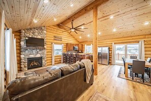TV, fireplace, offices - Dreamy Log Cabin, Epic Teton Views, & Dog Friendly (Tetonia)