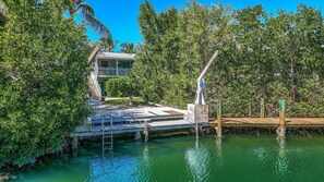 Exterior - Welcome to Almost Paradise, a 3 bedroom 2 bath tropical home tucked away onFlamingo Island. (Marathon)