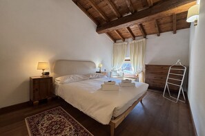 1 chambre, fer et planche à repasser, Wi-Fi, literie fournie