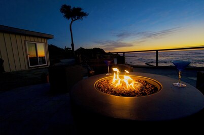 Tranquil Oceanfront Retreat with Breathtaking Views