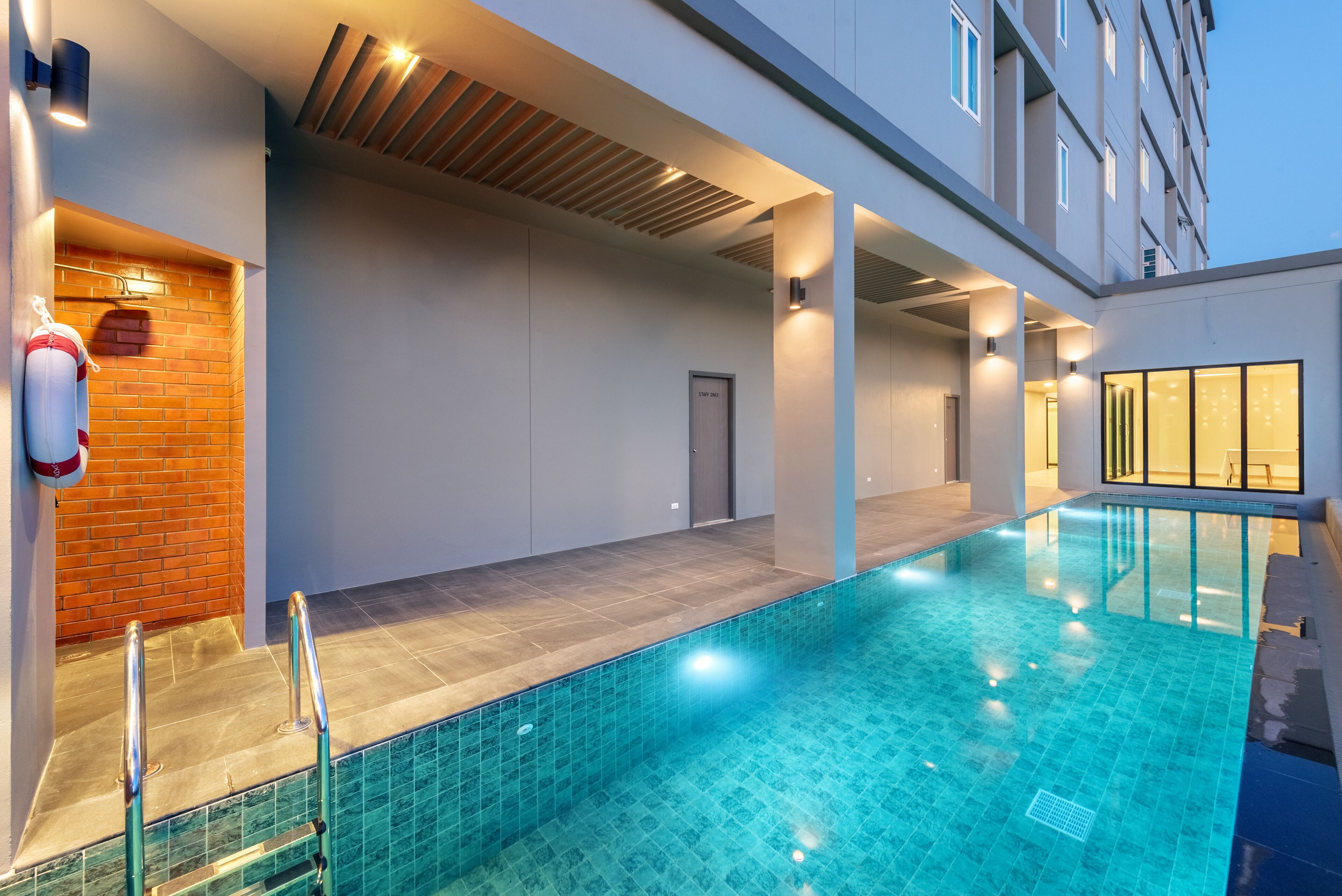 Hồ bơi ngoài trời 