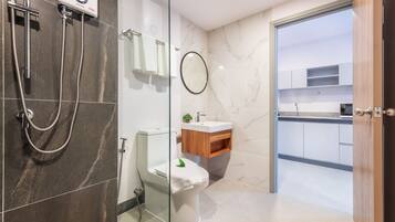 Studio | Bathroom
