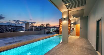 PLAAI Plus Hotel Bowin
