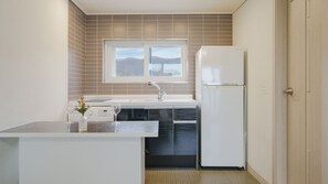 Kamar Basic, 1 kamar tidur (white 201) | 1 kamar tidur dan Wi-Fi gratis