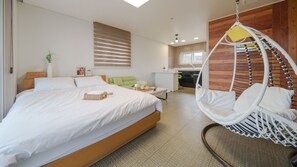 Basic Room, 1 Bedroom (white 201) | 1 bedroom, free WiFi - Geoje Beachwhite Pension (Geoje)