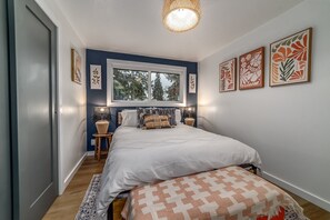 3 slaapkamers, een bureau, een strijkplank/strijkijzer, gratis wifi