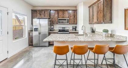 New Townhome-Walk to Tarleton