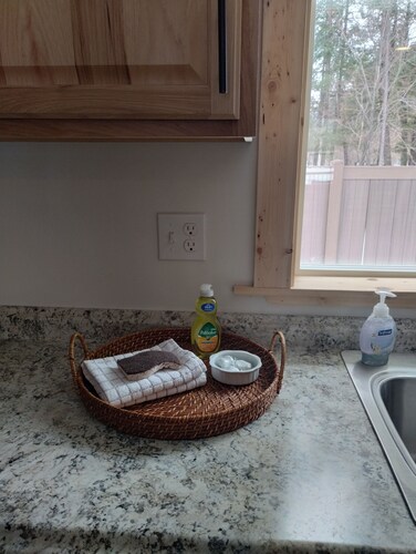 Modern 2BR/2BA Apartment w/ Full Kitchen & FREE EBIKES! – Unit B, 10 Min Glacier