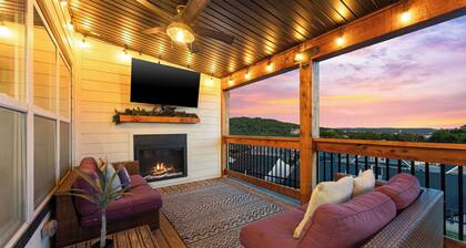 7BR Lakeview Lodge | Sleeps 22 | Free Tickets | Pet Friendly
