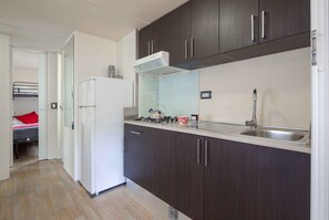 Refrigerador y parrilla de estufa 