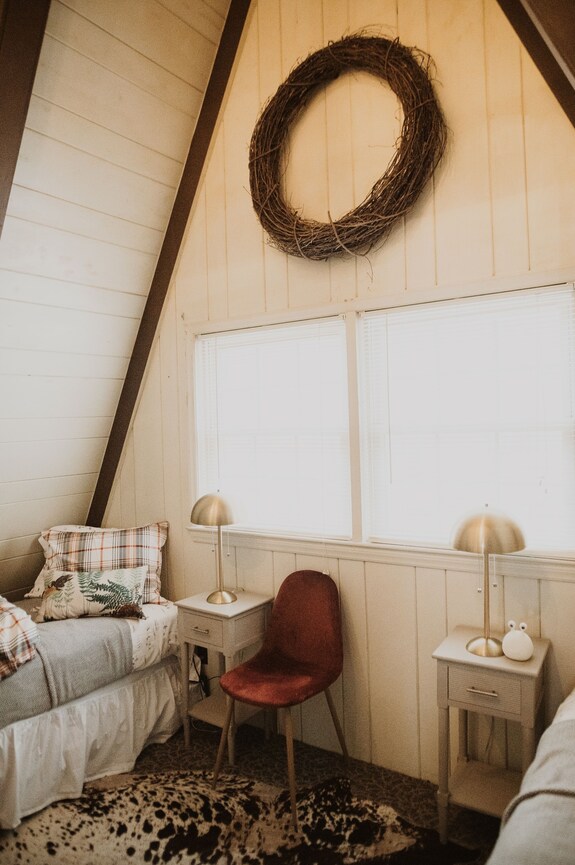 Charmed @Cherryhideaway - 1970s Vintage Modern - Mountain A-frame - Dog Friendly - Blowing Rock, NC