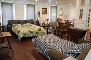 4 bedrooms, travel cot, WiFi, bed sheets