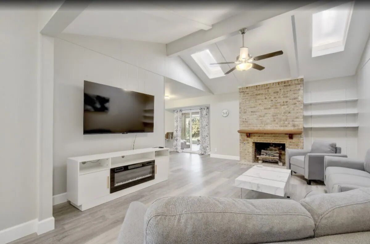 Huge, Spacious and Modern 3BR House