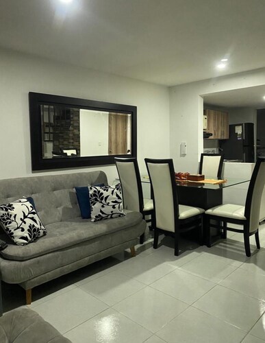 Hermosa Casa en Armenia a 15 min Parque del Café Aeropuerto y Lugares Turísticos