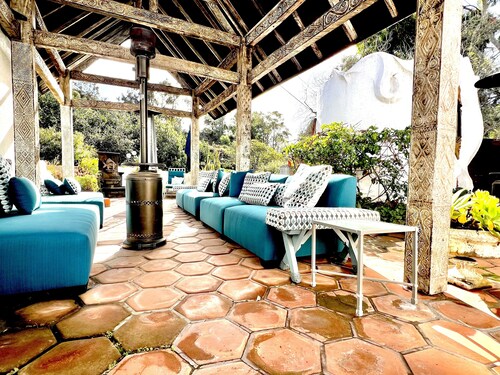 Rustic Emerald Retreat - Rave Reviews! 
Shown in HGTV Extreme & Unique Homes! 