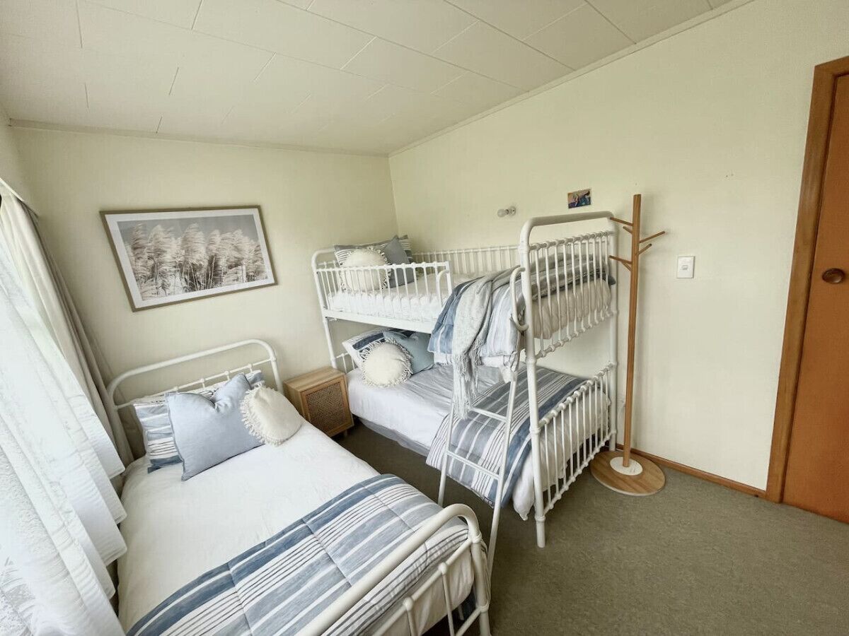 4 bedrooms, iron/ironing board, travel cot, free WiFi
