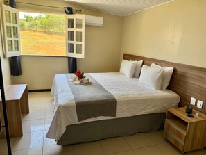 Chambre Standard Double ou avec lits jumeaux, 1 très grand lit | 1 chambre, matelas mémoire de forme, décoration personnalisée