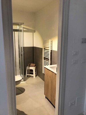 Shower, bidet