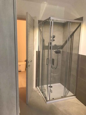 Regadera y bidet 