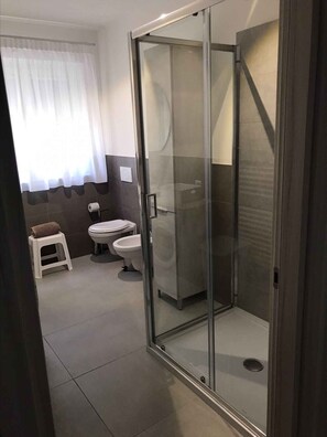 Dusche, Bidet