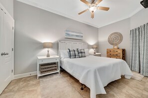 3 bedrooms, iron/ironing board, WiFi, bed sheets - LUXURY BEACHFRONT CONDO, LAZY RIVER & MULTIPLE POOLS, TENNIS/BASKETBALL | BEACHBALL PROPERTIES (Orange Beach)