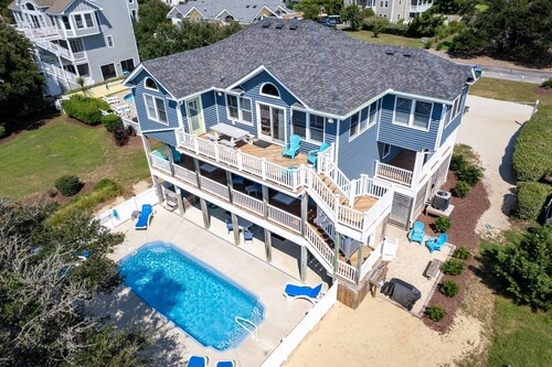 Laughing Duck: Pool, Walk Beach & Town, Dog-Friendly