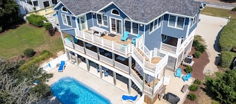 Laughing Duck: Pool, Walk Beach & Town, Dog-Friendly