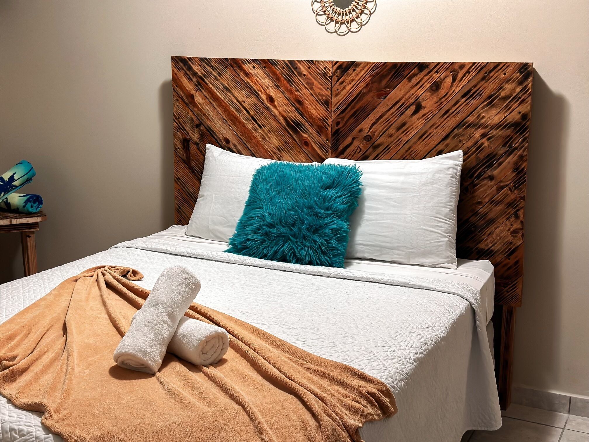 1 habitación, tabla de planchar con plancha, wifi y ropa de cama 