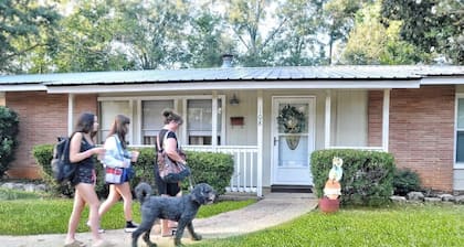 Centrally located entire home w/Fenced in yard