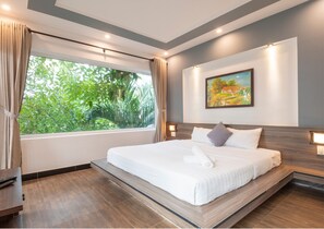 Sengetøy av topp kvalitet, memory foam-senger og safe på rommet