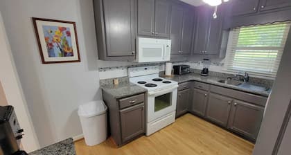 Cozy 3BR Lawrenceville Haven close to everything