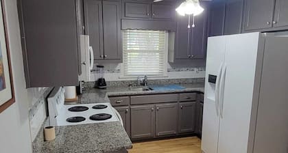 Cozy 3BR Lawrenceville Haven close to everything