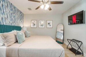 3 bedrooms, desk, iron/ironing board, travel crib