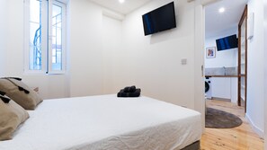 1 bedroom, WiFi, bed sheets - Gibraltar Nest 1-Hosted by Sweetstay (Gibraltar)