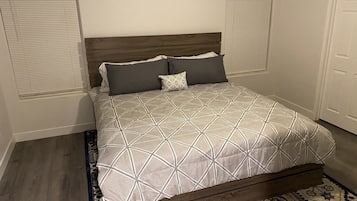 4 bedrooms, WiFi, bed sheets