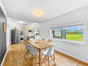 Dining - No. 231 Waterfront (Portland)