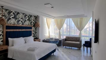 Honeymoon Room, 1 King Bed, Bathtub, Garden View