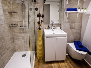 Hair dryer, towels