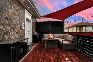 Terrace/patio - Pet-Friendly 2BR Penthouse near Beach & Nightlife (Galveston)