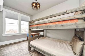 2 bedrooms, iron/ironing board, WiFi, bed sheets - Pet-Friendly 2BR Penthouse near Beach & Nightlife (Galveston)