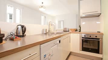 Réfrigérateur, micro-ondes, four, lave-vaisselle