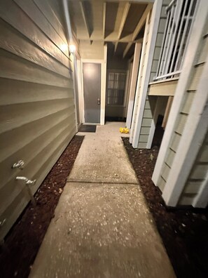 Property grounds - Spacious Disney Themed 1st Flr 3Bd Family Condo Close to Disney Pet Friendly! (Kissimmee)