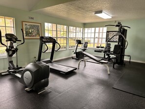 Fitness facility - Spacious Disney Themed 1st Flr 3Bd Family Condo Close to Disney Pet Friendly! (Kissimmee)