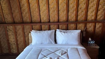 Cottage | 1 bedroom, premium bedding, down comforters, Select Comfort beds