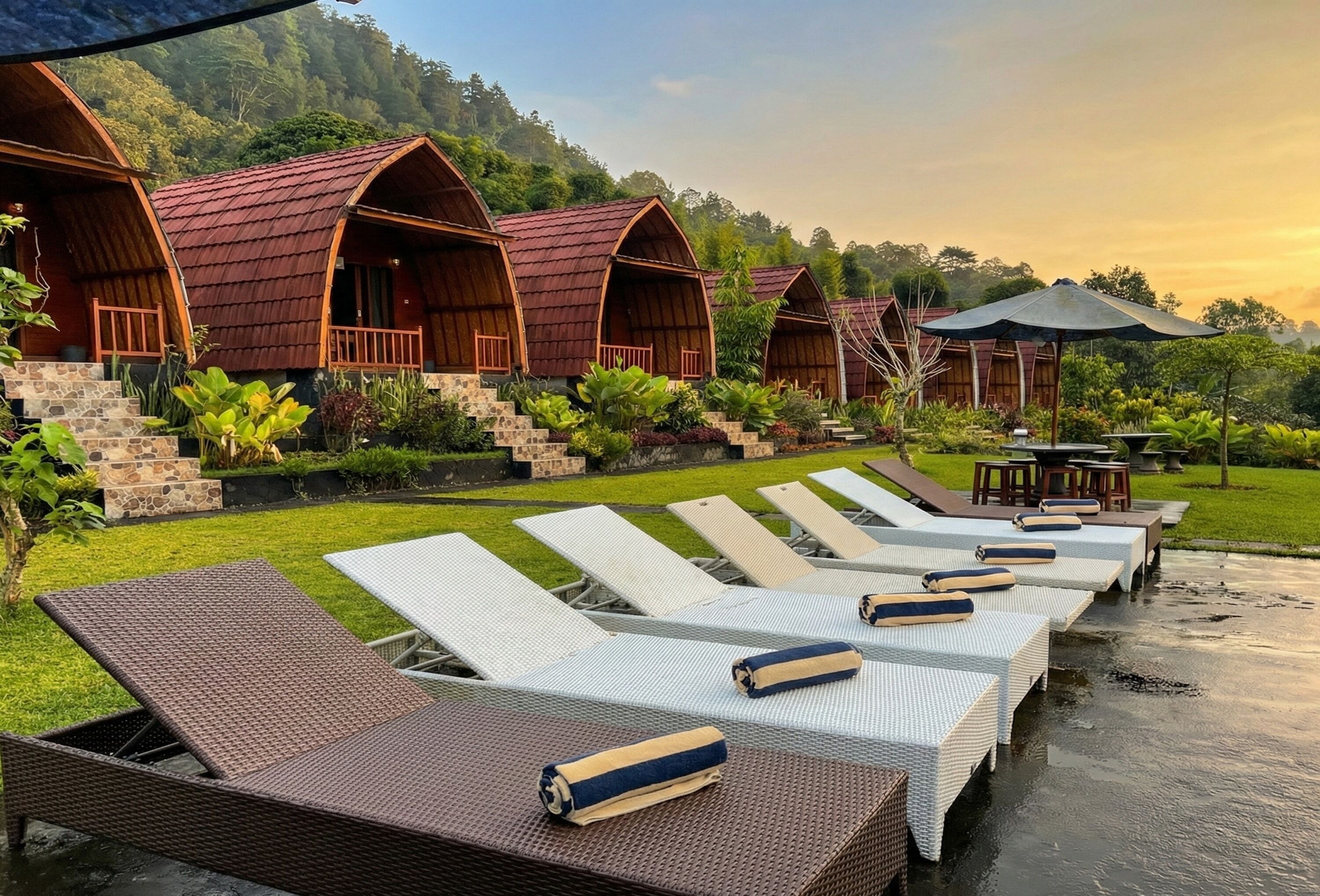 Kolam renang terbuka, payung kolam, kerusi lepak pantai 