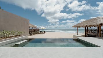 Piscine couverte, piscine extérieure