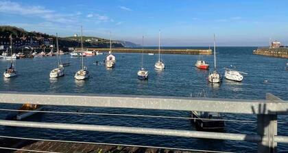 Stunning apartment by The Leas, West End