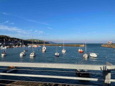 Stunning apartment by The Leas, West End