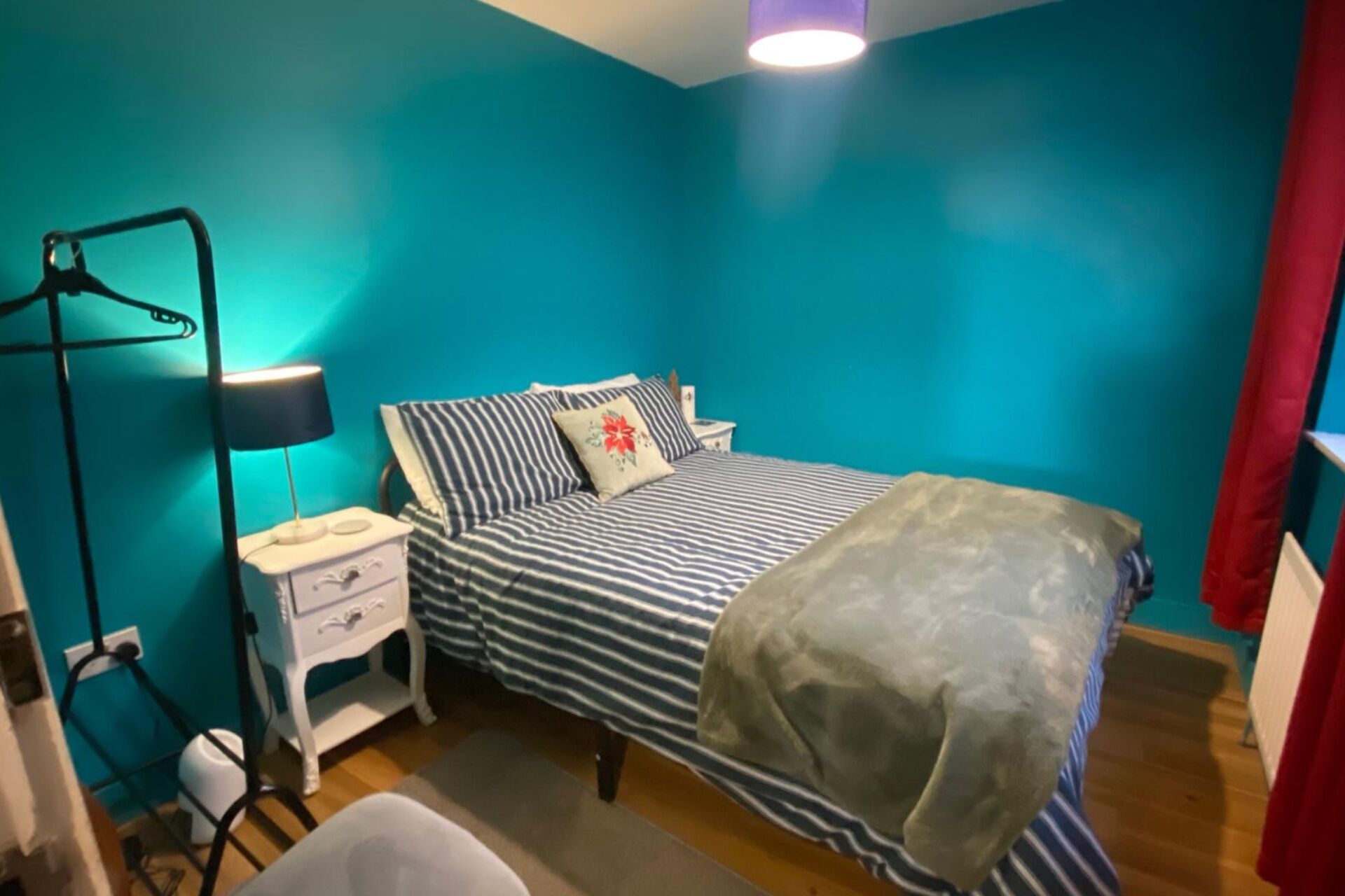 2 bedrooms, iron/ironing board, WiFi